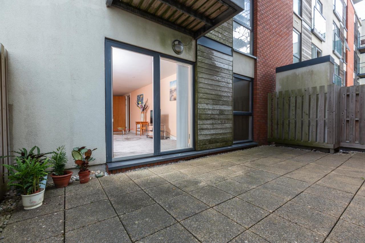 Meridian Bay Apartment Swansea Exterior photo